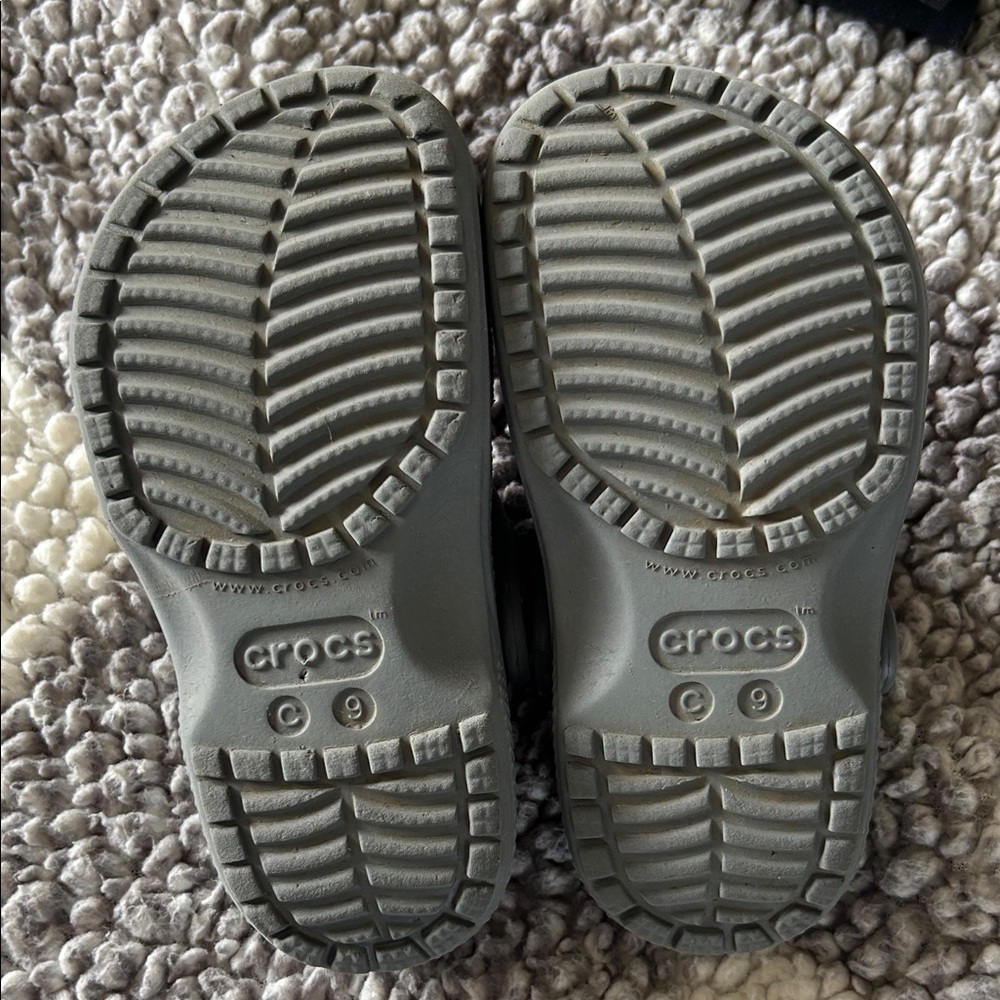 CROCS Kids Classic Clog in Gray - Picture 2 of 4
